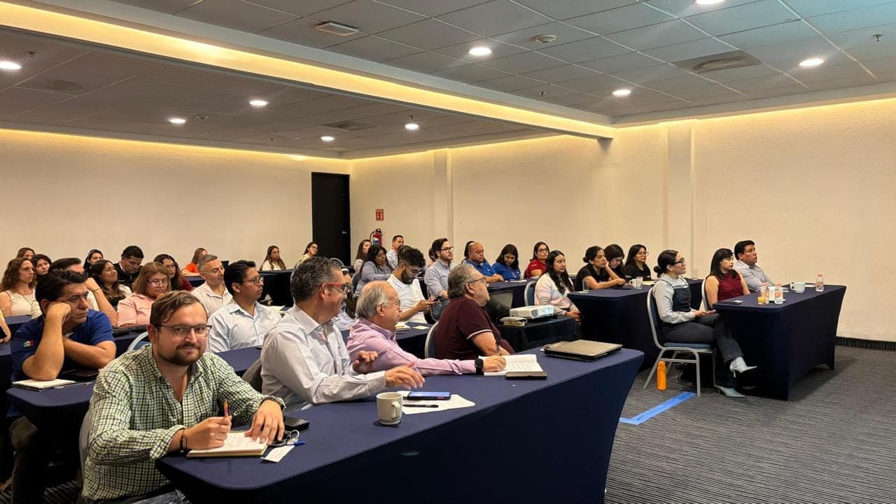 Participantes en una actividad de Comunidad OPERARIA